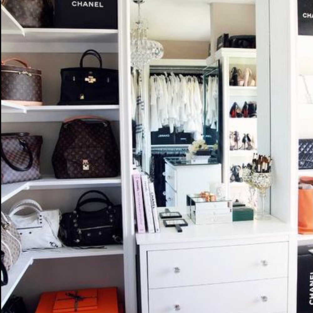 Designer gift bags, boxes & dusters.